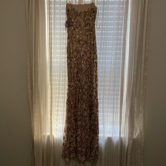 BRAND NEW Windsor formal gold sequin dress - Picture 4 of 14